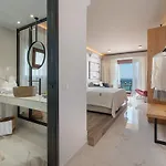 아파트 Assano Seafront Luxury