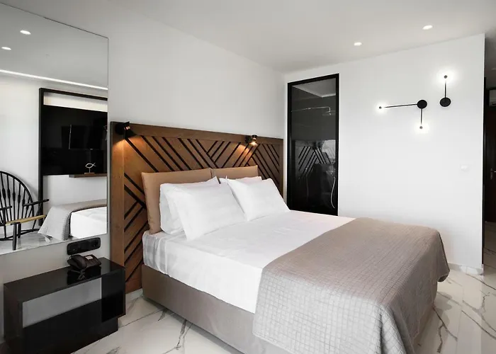 Assano Seafront Luxury Apartment *