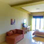 Assano Seafront Luxury Apartment