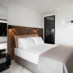 Assano Seafront Luxury Apartment *