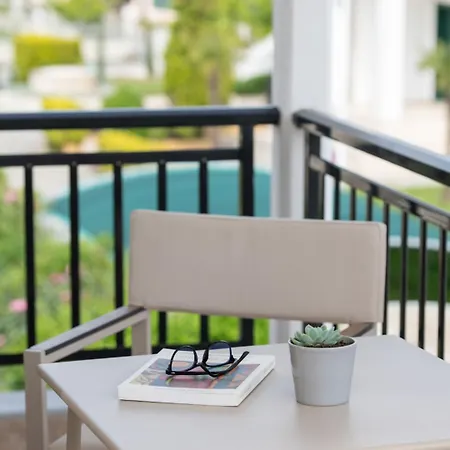 Assano Seafront Luxury Apartment *