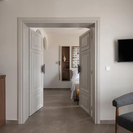 Assano Seafront Luxury Apartment