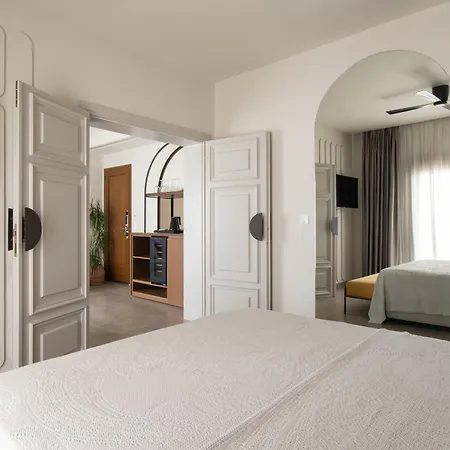 Assano Seafront Luxury Apartment