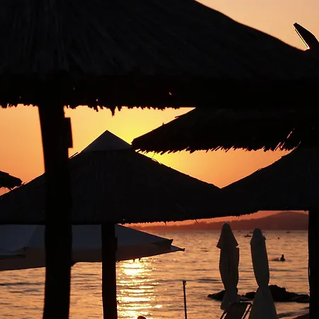 公寓 Assano Seafront Luxury 尼基季