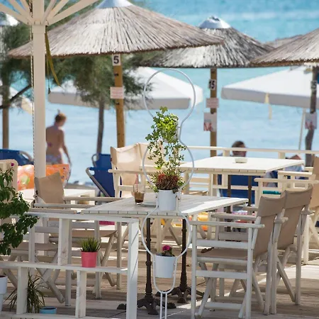 Assano Seafront Luxury 公寓