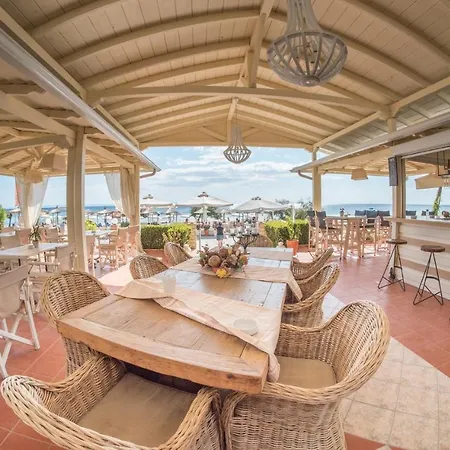 アパート Assano Seafront Luxury ニキティ