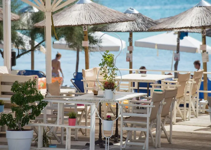 Assano Seafront Luxury Apartman